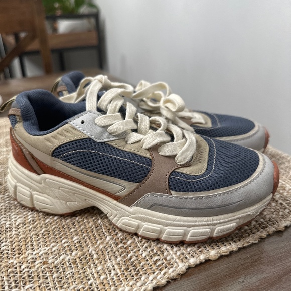 Zara sneakers size 2 - Picture 1 of 3